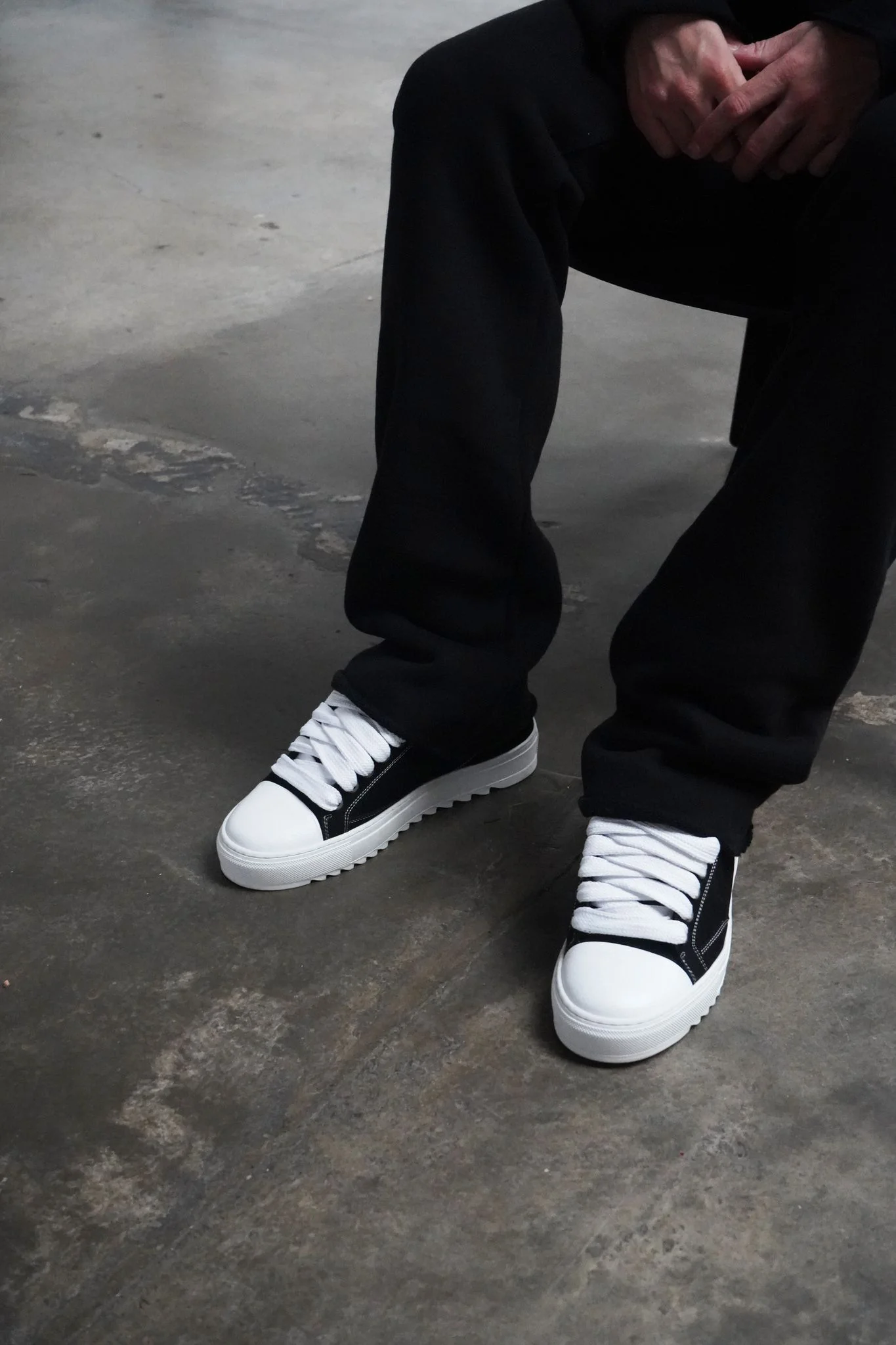 Atelier - Acrylic Black - Image 5