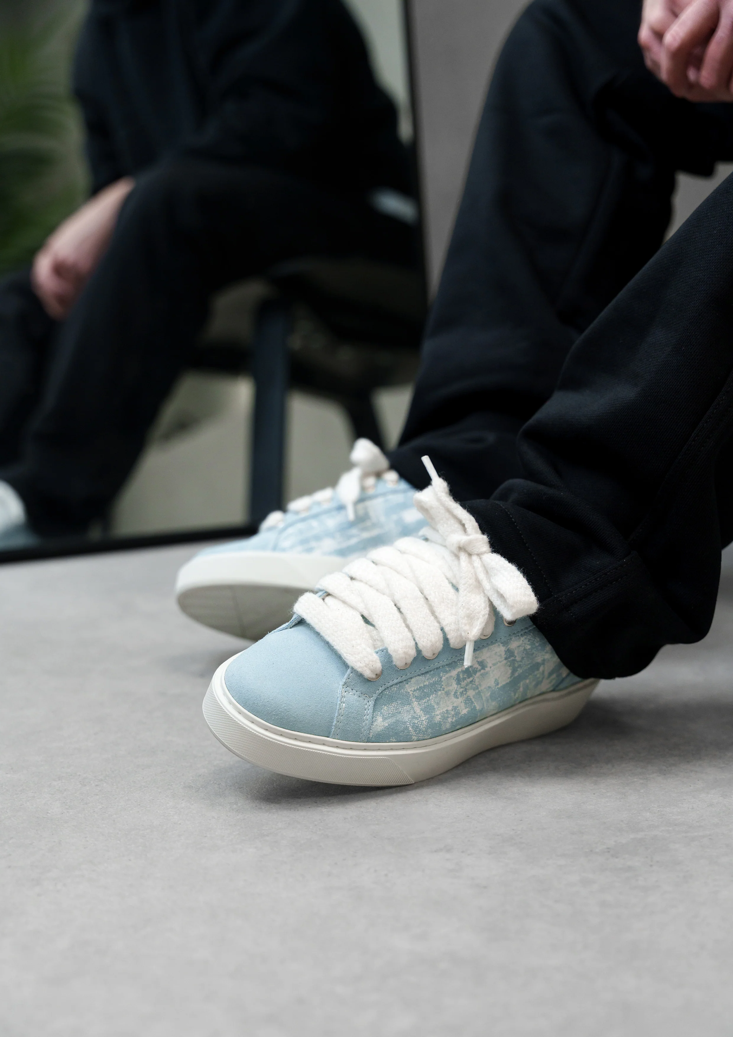 Signet - Chalk Blue - Image 4