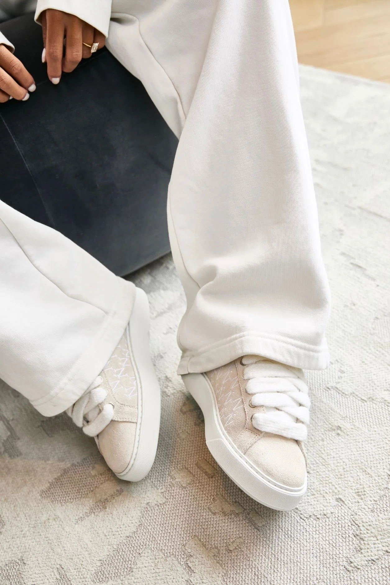 Womens Signet - Vanilla - Image 3